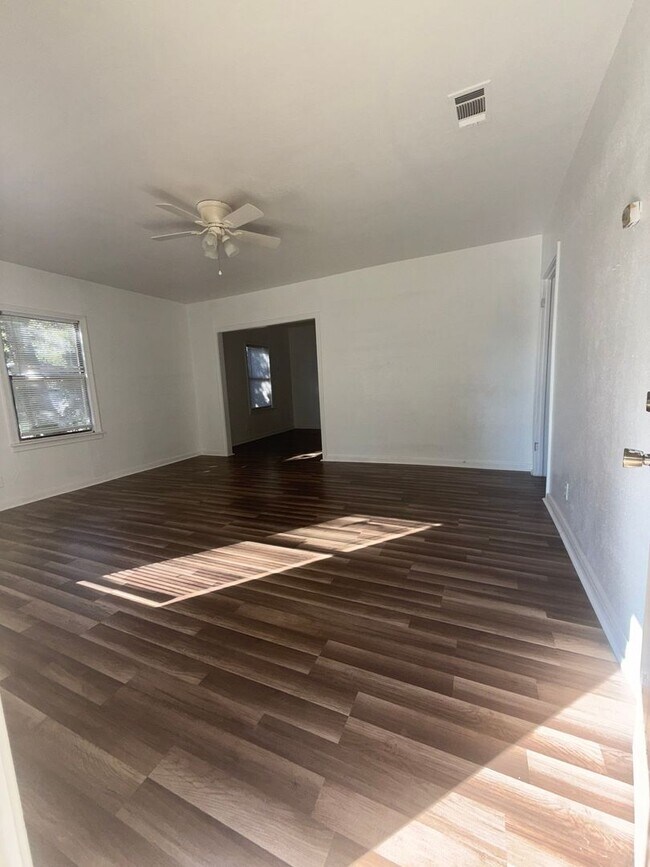 Photo - Cozy 3 Bedroom Family Home