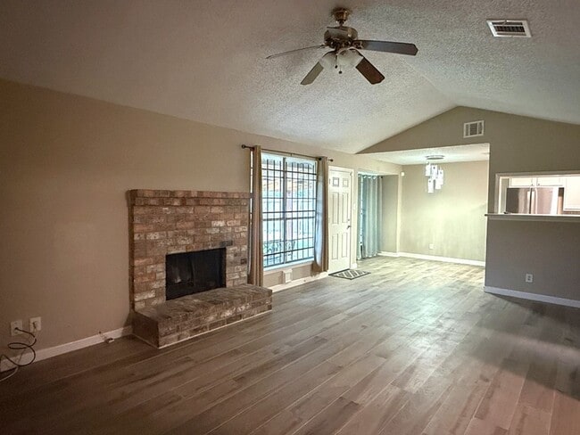 Photo - 15934 Blueridge Rd