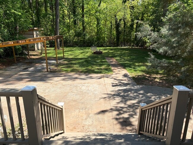 Photo - 1357 Lochland Rd SE