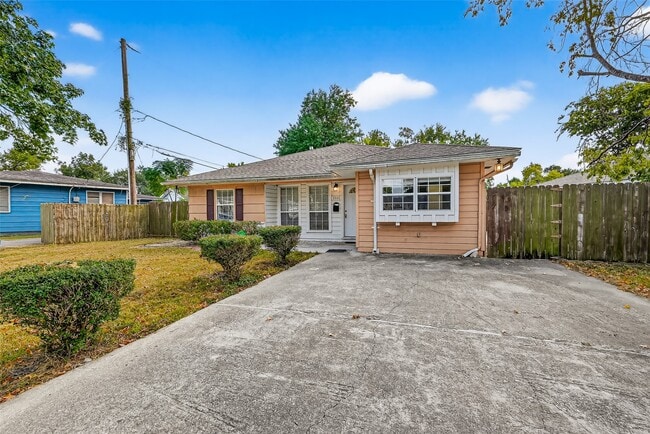 Photo - 1111 Choate Cir