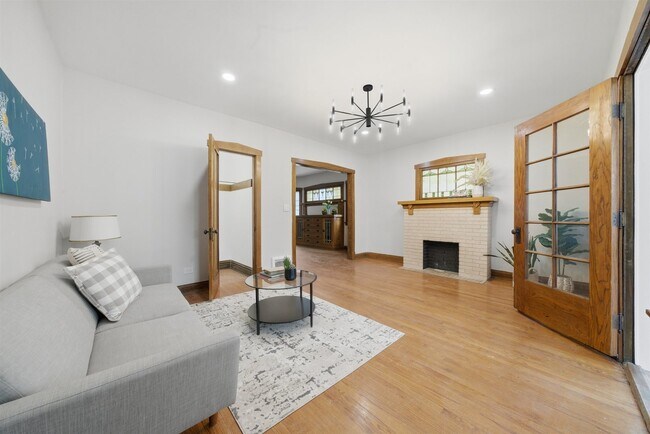 Photo - 4735 N Kilbourn Ave Unit 1