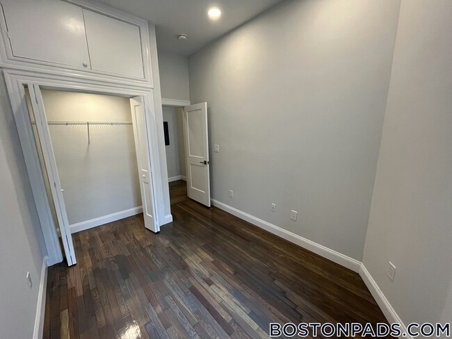 Photo - 102 Queensberry St Apartment Unit 2