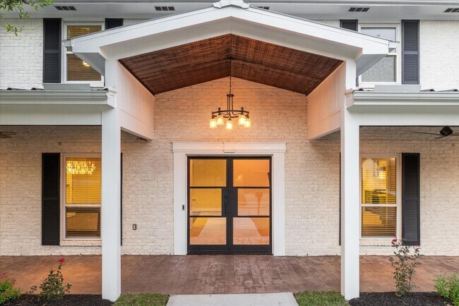 Photo - 4810 Bayou Vista Dr