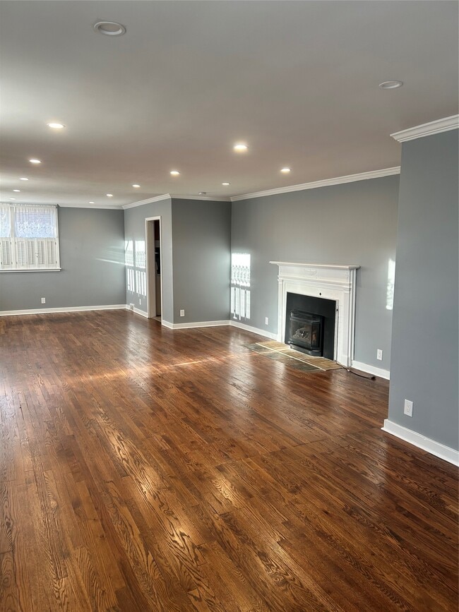 Photo - 74 Matthews St