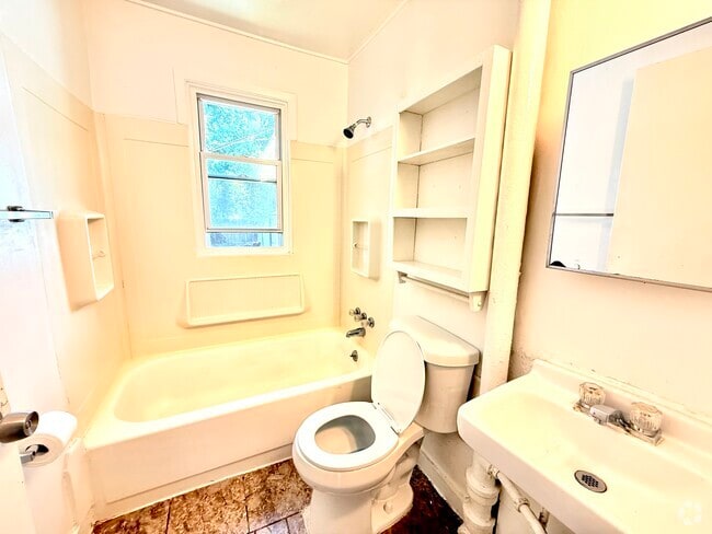 Building Photo - 20525 Woodward St Rental