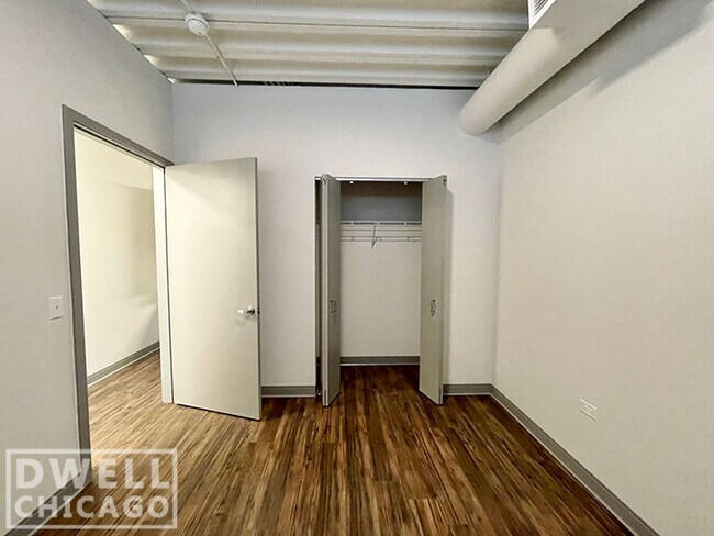 Photo - 951 W Dakin St