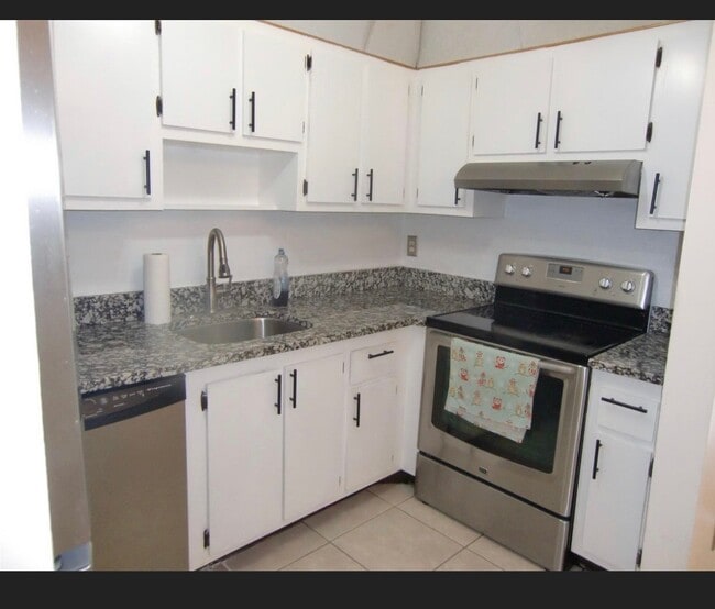 Building Photo - 3261 NW 102nd Terrace