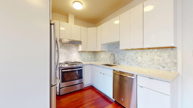 Building Photo - 1433 Clay St Unit 15A