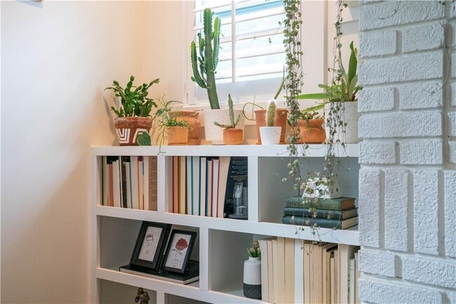 Photo - 1580 Pineview Terrace SW