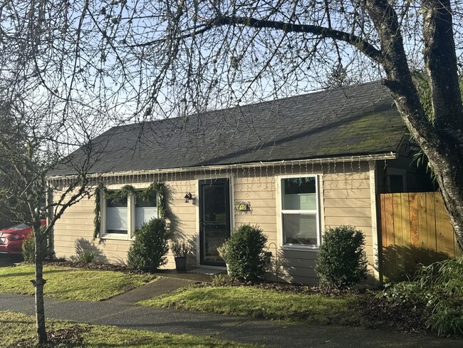 Adorable 2 Bed/1 Bath Bungalow in Olympia - Adorable 2 Bed/1 Bath Bungalow in Olympia House