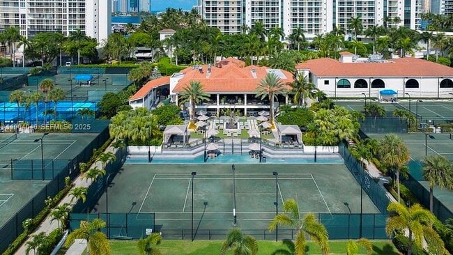 2000 Island Blvd Unit 609
