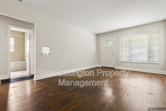Photo - 541 Sheridan Dr