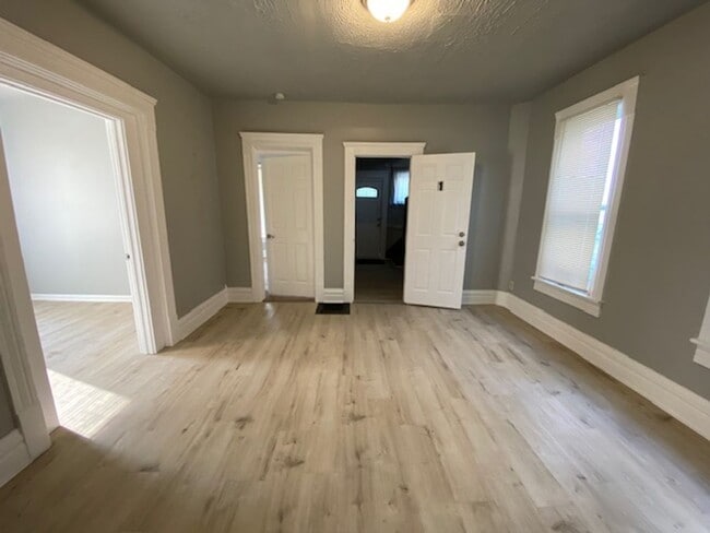 Building Photo - 635 Hazel St Unit 1 Rental