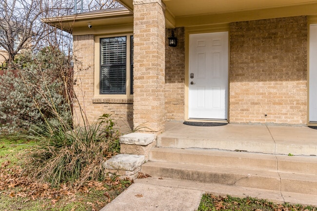 Building Photo - 108 South Henderson Avenue Rental