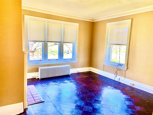 Photo - 233 S Broadway Apartment Unit 4