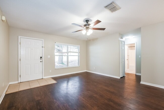 Photo - 628 Brooke Ct