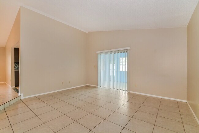 Photo - 1448 La Paloma Cir
