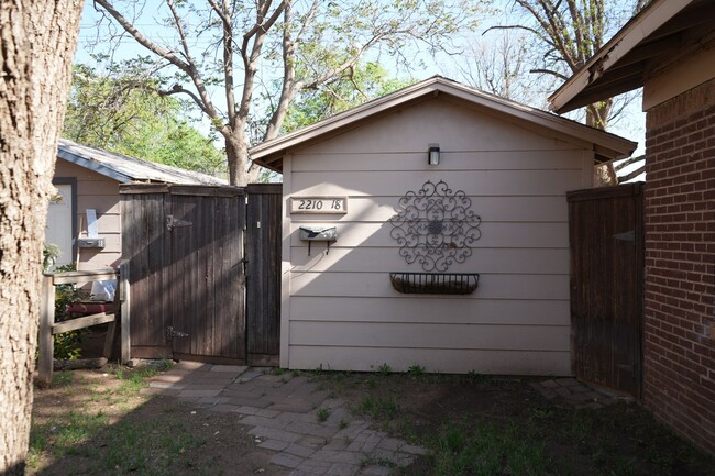 Photo - 2210 18th St Apartamento Unidad 2210 18th Rear