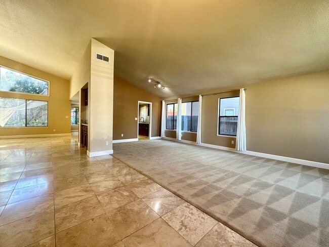 Photo - Beautiful 4 Bedroom Single Story For Rent in Gold River!