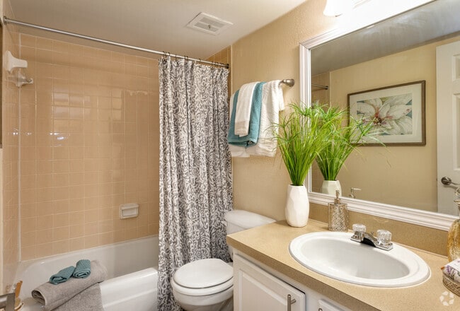 2BD/2BA - 1,275 SqFt - 2nd Bathroom