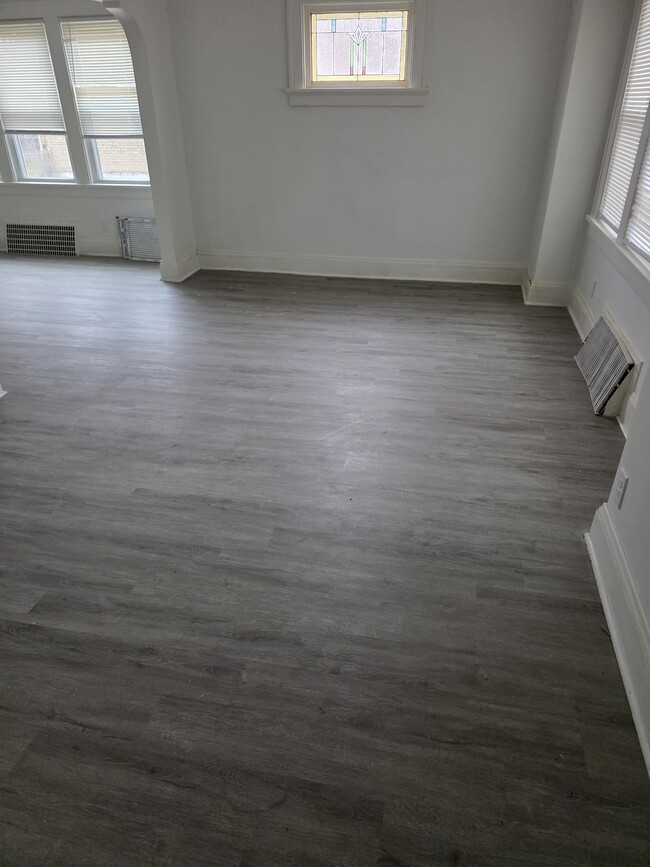 Building Photo - 3222 W Fairmount Ave