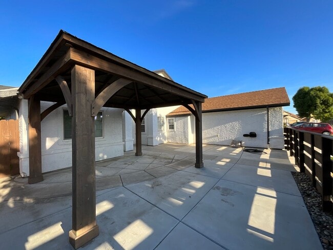 Photo - Updated 3 Bedroom 2 Bath Home in Fresno!