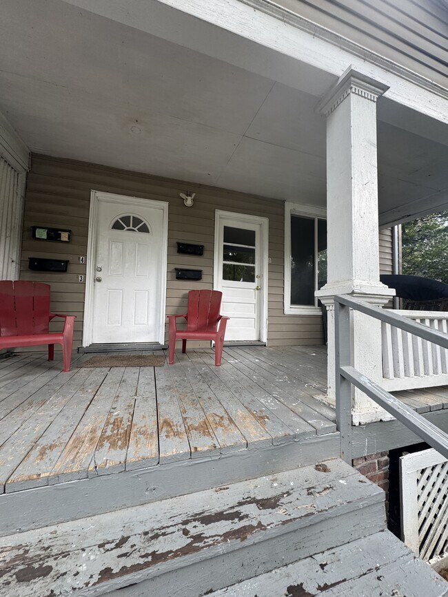 908 SW Macvicar Ave Unit 1