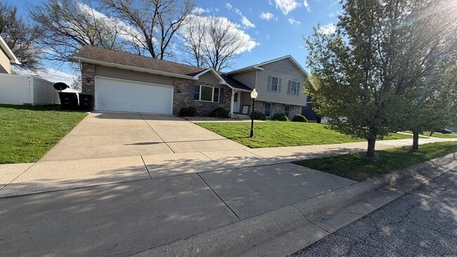 Photo - 6387 Amanda Dr