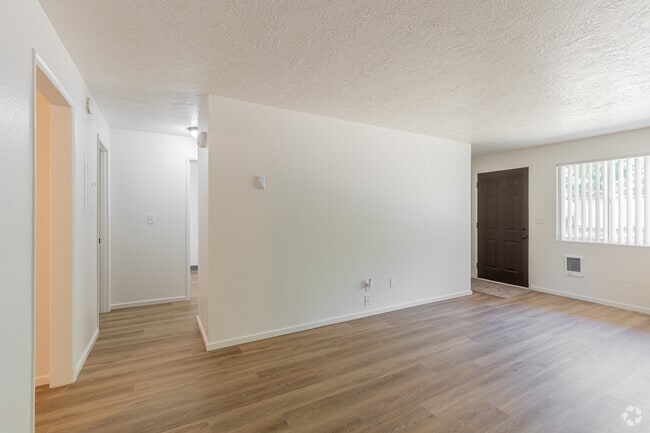 2BR, 1BA - 832SF - Living Room - Willow Terrace