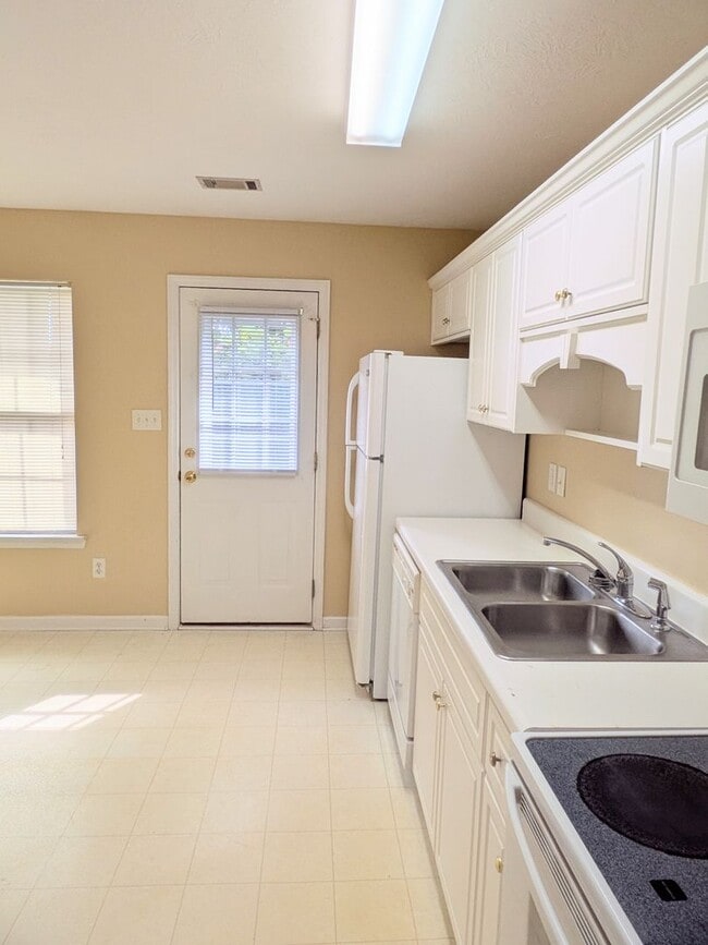 Photo - 407 Flowing Creek Dr