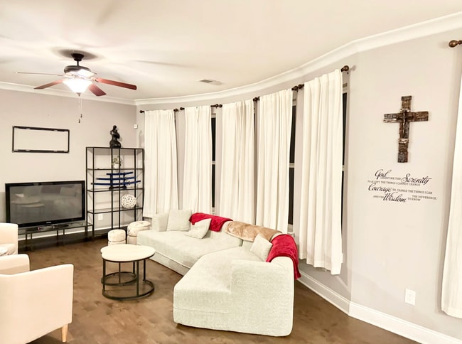 Photo - 819 Burch Creek Dr