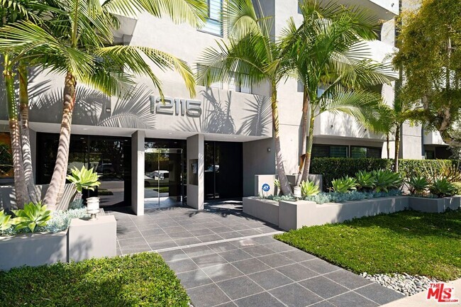 Building Photo - 12115 San Vicente Blvd Unit 209 Rental