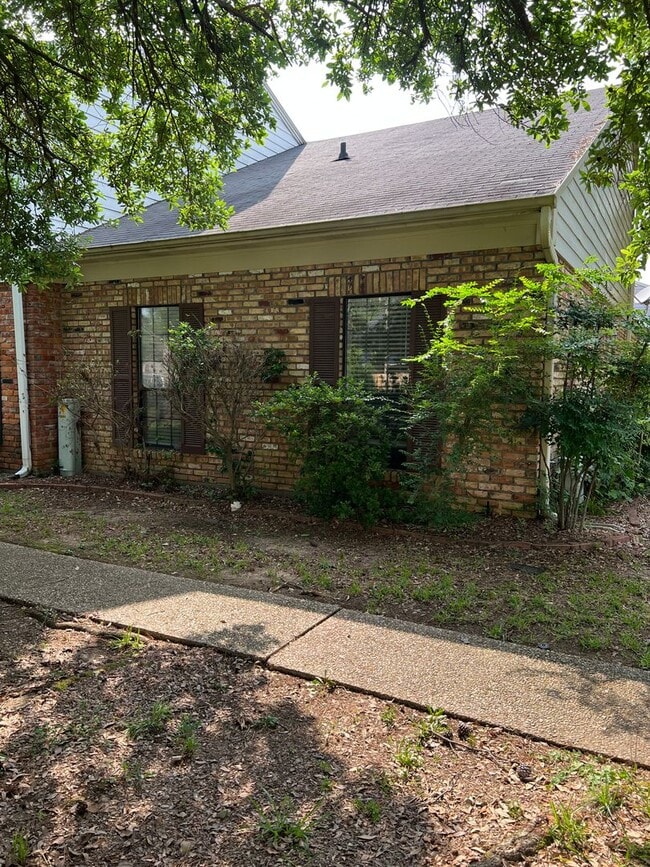 Building Photo - West Shreveport Available October 1st! Rental
