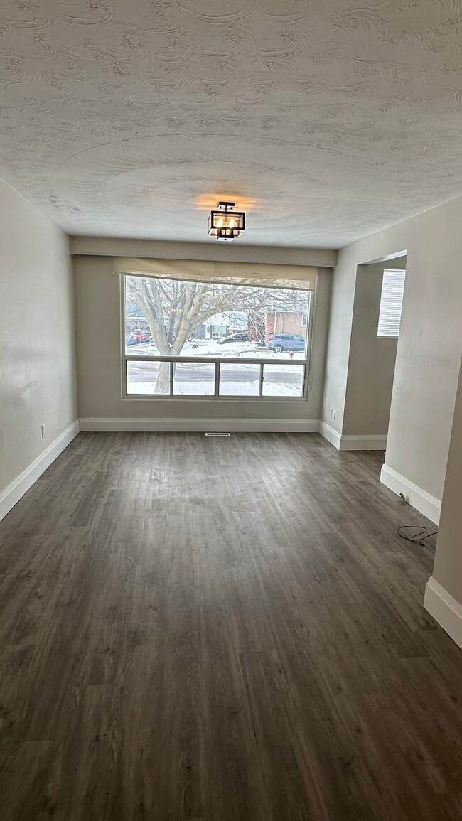 Photo - 142 Maurice Crt Unité 3-Bed