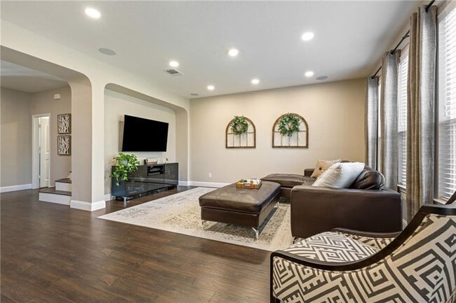 Photo - 1524 Uhland Dr
