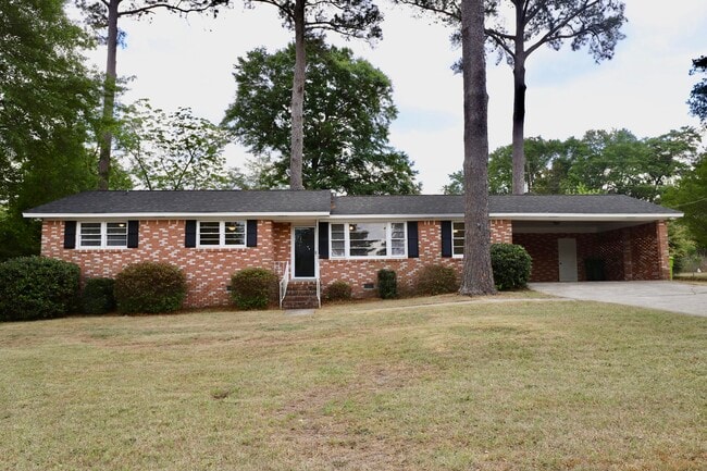 1912 Dominion Dr