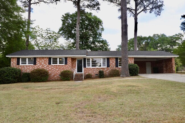 Photo - 1912 Dominion Dr