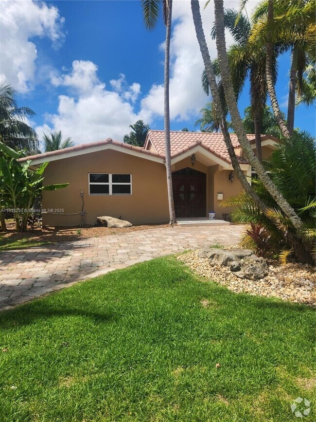 Building Photo - 7405 SW 134th St Rental