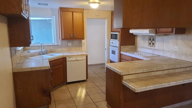 Photo - 5523 Mary Jo Way