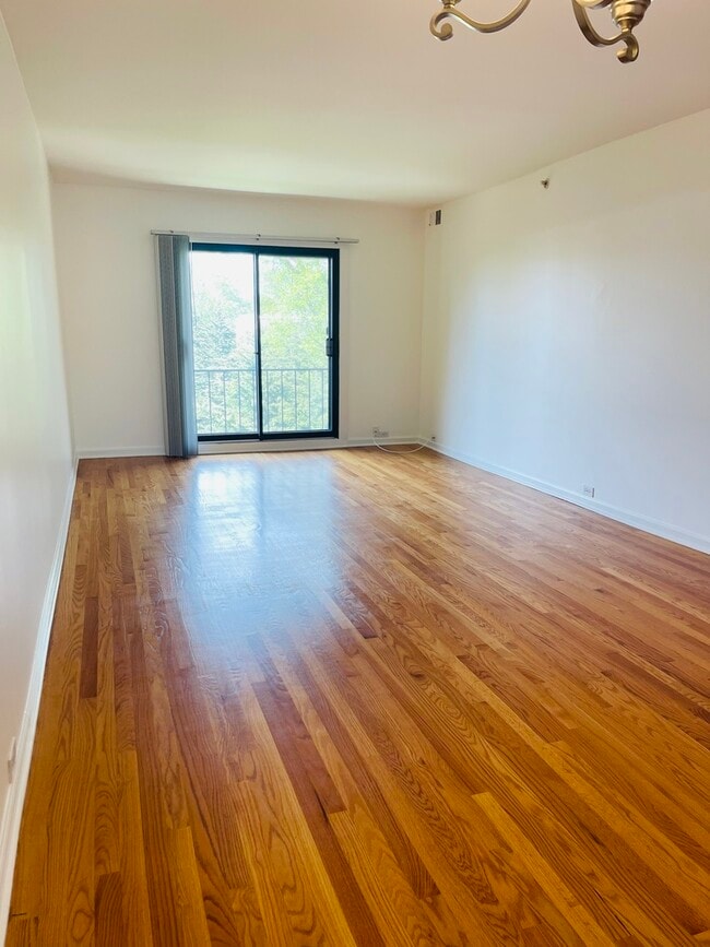 Photo - 600 W Russell St Unit 210