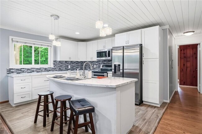Photo - 1808 Sandy Plains Rd