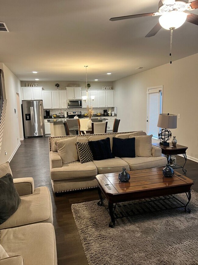 Photo - 270 Wellbrook Dr