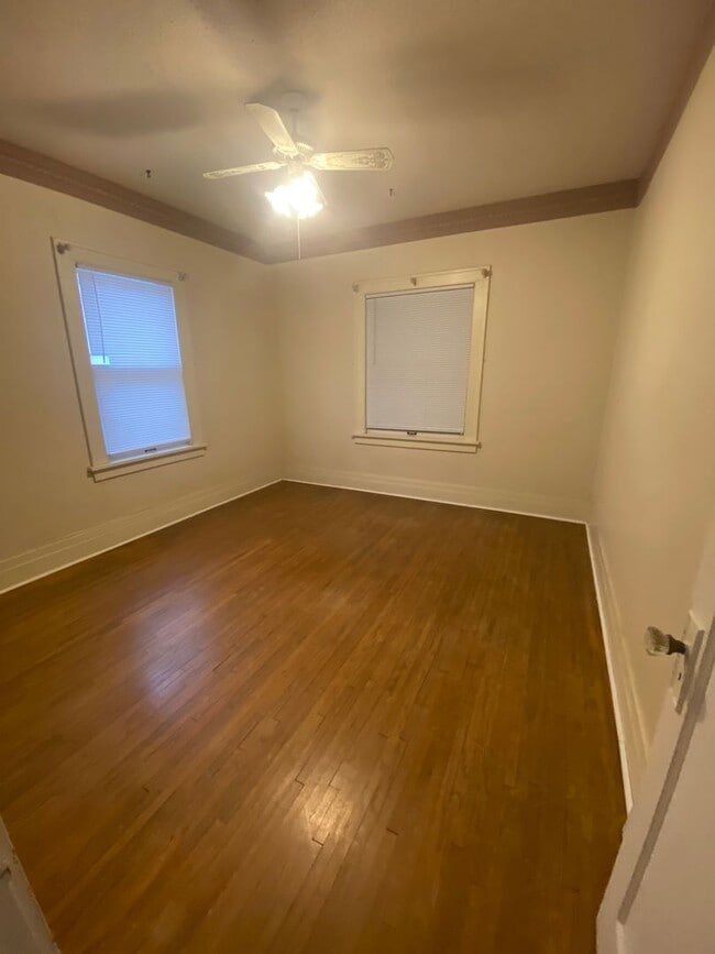 Photo - 905 Baltimore St