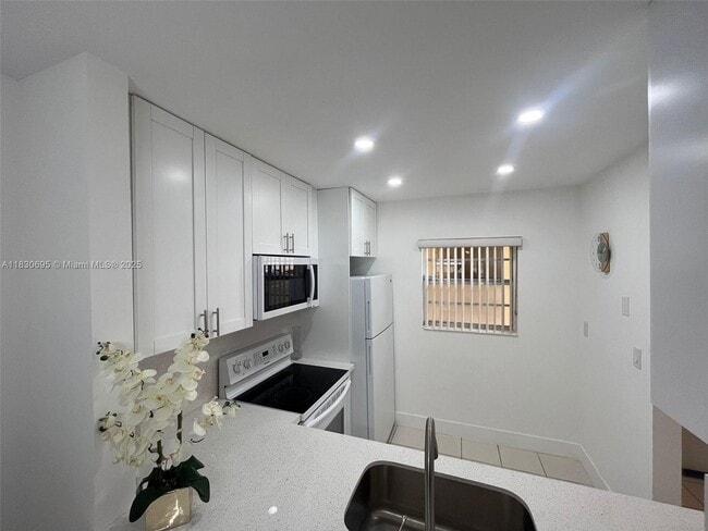 Photo - 5111 W Oakland Park Blvd Unidad J108