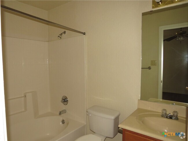 Building Photo - 1602 Dugger Cir Unit A Rental