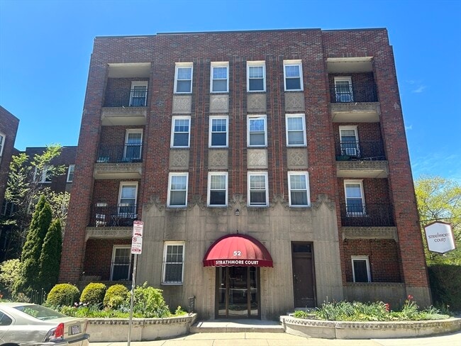 Building Photo - 52 Strathmore Rd Unit 33