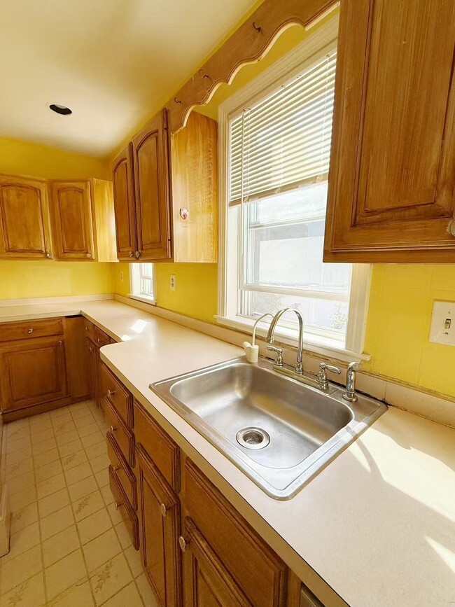 44 Jeanette Ave Unit 1