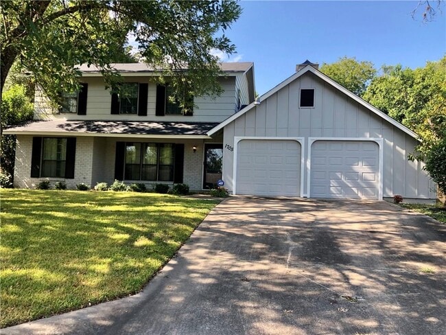 Photo - 1705 Pebble Brook Dr
