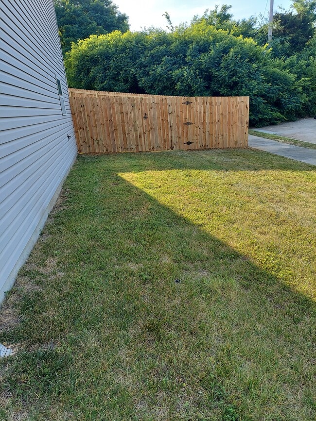 Photo - 700 Glenstone Dr