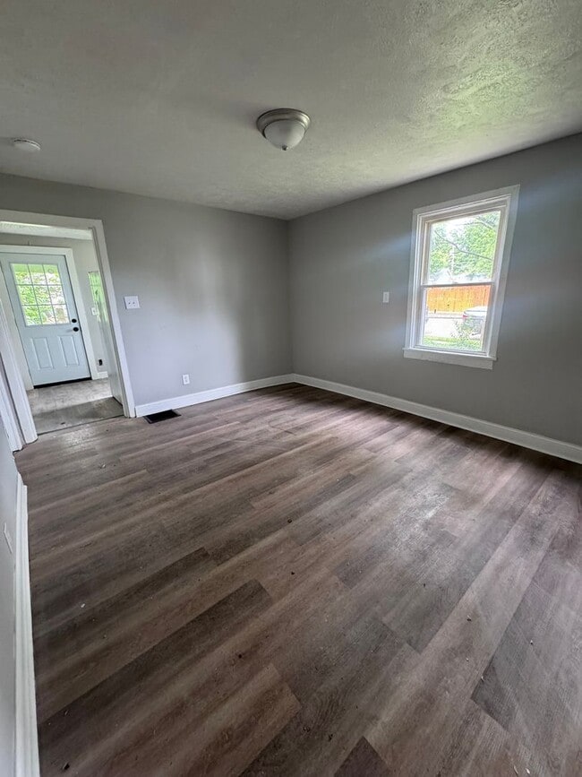 Photo - 551-553 Ross Avenue Unit 553 Ross Avenue